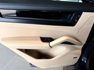 Porsche Cayenne III Black Edition — photo 23