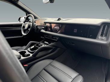 Porsche Cayenne III E-Hybrid Black Edition — photo 15