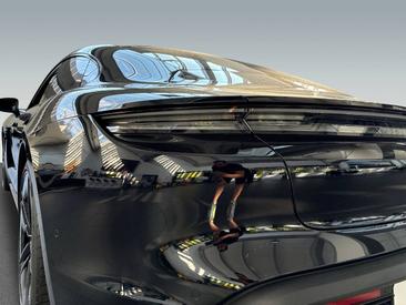 Porsche Taycan ph2 4 Black Edition — photo 10