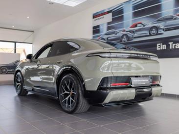 Porsche Cayenne E4 S Coupé Electric — photo 4