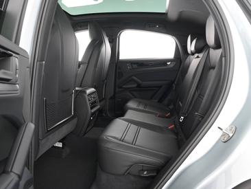 Porsche Cayenne III E-Hybrid Coupé Black Edition — photo 19