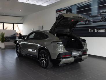 Porsche Cayenne E4 S Coupé Electric — photo 7