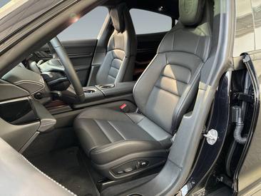 Porsche Taycan ph2 4 Black Edition — photo 12