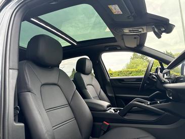 Porsche Cayenne III E-Hybrid Black Edition — photo 18