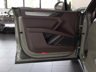 Porsche Cayenne E4 S Coupé Electric — photo 14