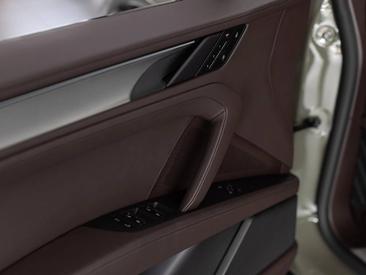 Porsche Cayenne E4 S Coupé Electric — photo 15