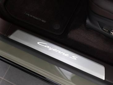 Porsche Cayenne E4 S Coupé Electric — photo 17