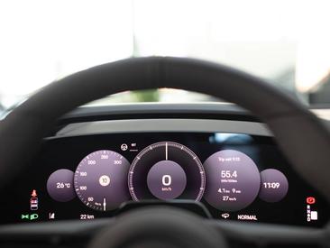 Porsche Cayenne E4 S Coupé Electric — photo 22