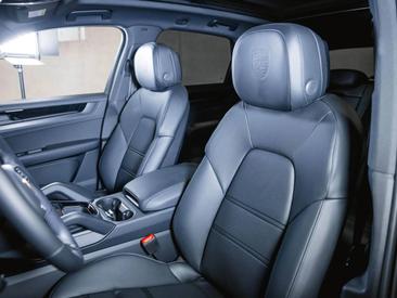 Porsche Cayenne III S E-Hybrid Black Edition — photo 16