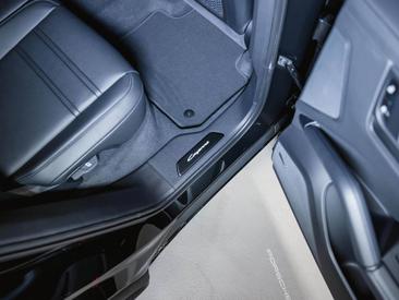 Porsche Cayenne III S E-Hybrid Black Edition — photo 29