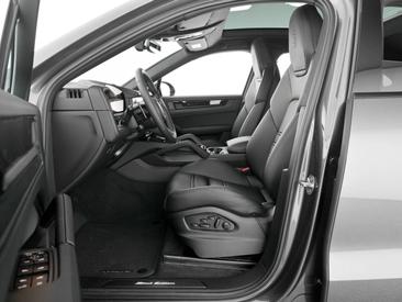 Porsche Cayenne III E-Hybrid Coupé Black Edition — photo 12