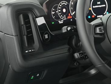 Porsche Cayenne III E-Hybrid Coupé Black Edition — photo 16