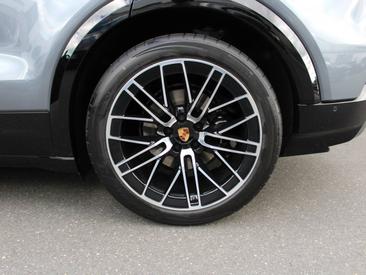 Porsche Cayenne E4 S Coupé Electric — photo 13
