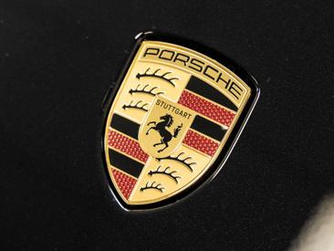 Porsche Taycan ph2 4 Black Edition — photo 10