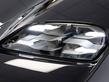 Porsche Taycan ph2 4 Black Edition — photo 11