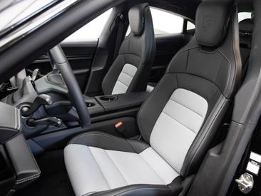Porsche Taycan ph2 4 Black Edition — photo 13