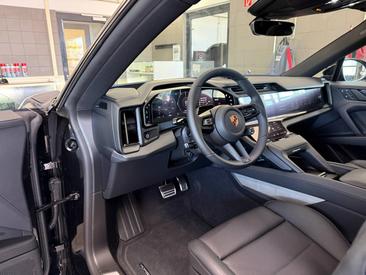 Porsche Cayenne E4 S Coupé Electric — photo 12