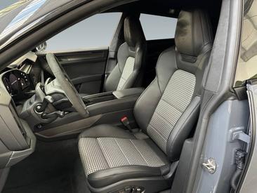 Porsche Cayenne E4 Coupé Electric — photo 12