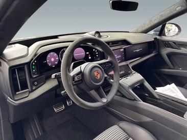 Porsche Cayenne E4 Coupé Electric — photo 13