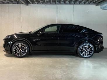 Porsche Cayenne E4 Coupé Electric — photo 2