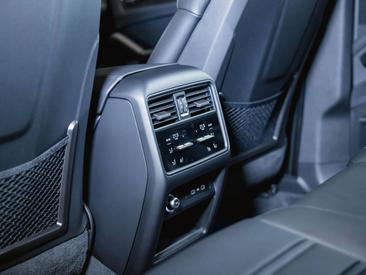 Porsche Cayenne III S E-Hybrid Black Edition — photo 46