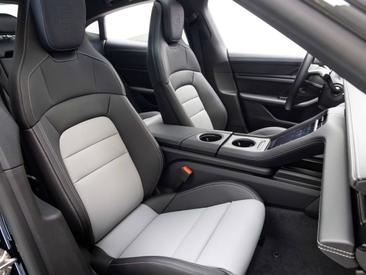 Porsche Taycan ph2 4 Black Edition — photo 21