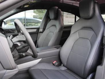 Porsche Cayenne E4 S Coupé Electric — photo 18