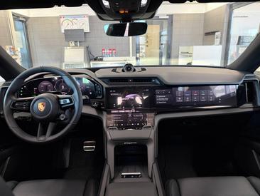 Porsche Cayenne E4 S Coupé Electric — photo 14