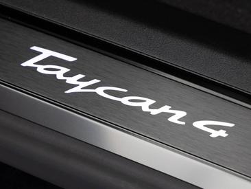 Porsche Taycan ph2 4 Black Edition — photo 23