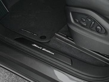 Porsche Cayenne III E-Hybrid Coupé Black Edition — photo 24