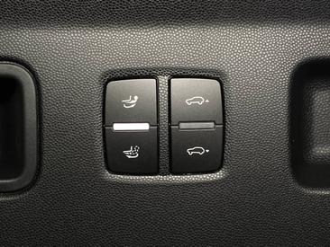 Porsche Cayenne E4 Coupé Electric — photo 11
