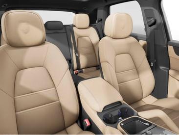Porsche Cayenne III E-Hybrid Black Edition — photo 10