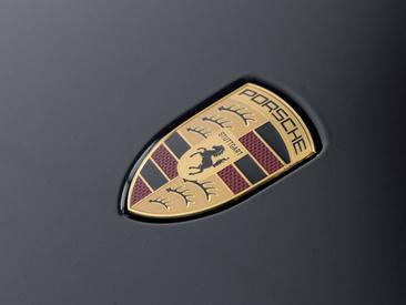 Porsche Taycan ph2 4 Black Edition — photo 33