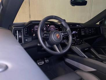 Porsche Cayenne E4 Coupé Electric — photo 13