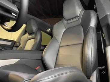 Porsche Cayenne E4 Coupé Electric — photo 14