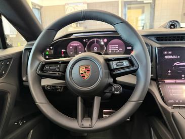 Porsche Cayenne E4 S Coupé Electric — photo 17