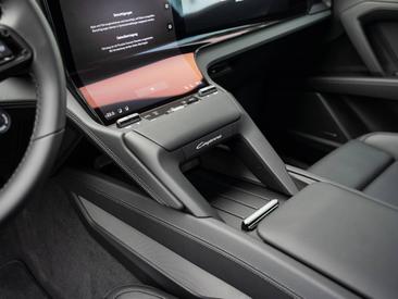 Porsche Cayenne E4 S Coupé Electric — photo 18