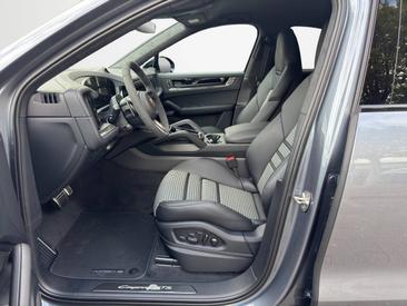 Porsche Cayenne III GTS Coupé — photo 11