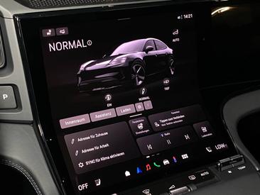 Porsche Cayenne E4 Coupé Electric — photo 22