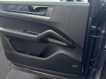 Porsche Cayenne III GTS Coupé — photo 14
