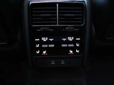 Porsche Cayenne E4 S Coupé Electric — photo 33