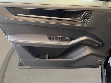 Porsche Cayenne III Black Edition — photo 19