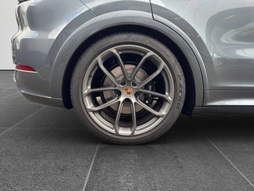 Porsche Cayenne III GTS Coupé — photo 24