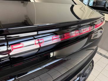 Porsche Cayenne E4 S Coupé Electric — photo 31