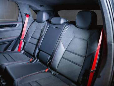 Porsche Cayenne III GTS — photo 23