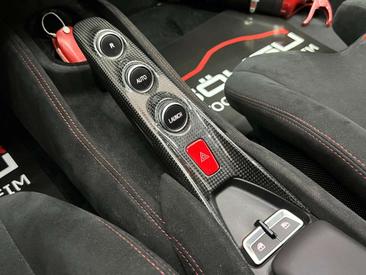 Ferrari F8 Tributo — photo 16