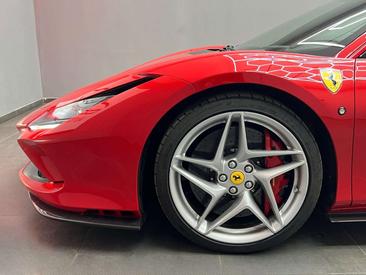 Ferrari F8 Tributo — photo 23