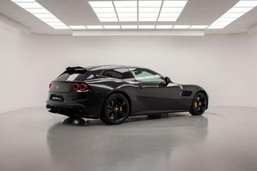 Ferrari GTC4Lusso — photo 3
