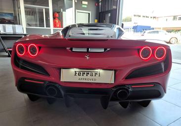 Ferrari F8 Tributo — photo 21