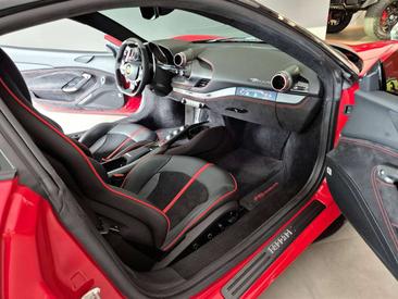 Ferrari F8 Tributo — photo 25